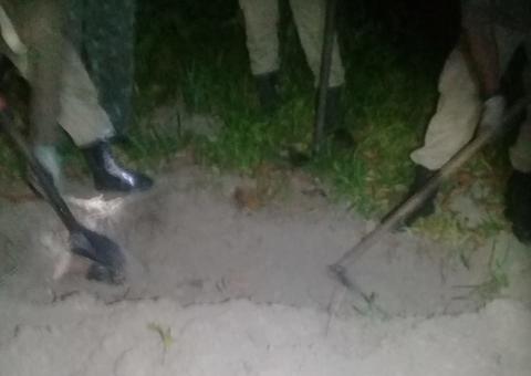 Corpo é encontrado com braços amarrados dentro de cova rasa em Manaus