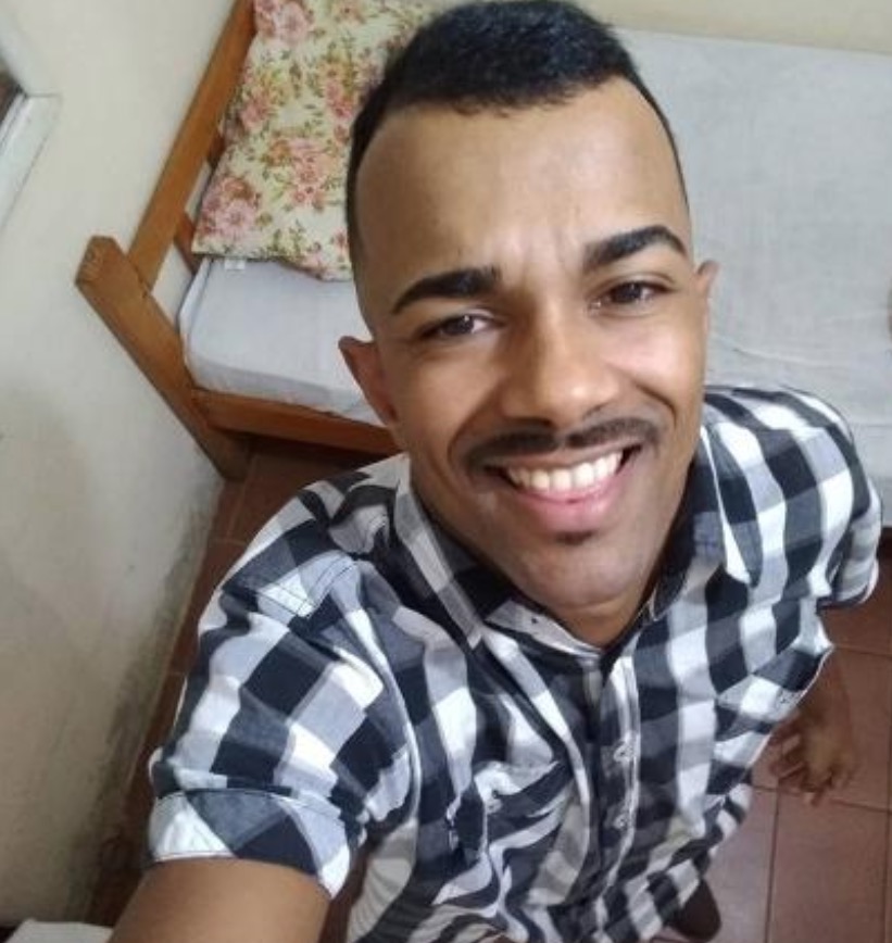 Homem é morto ao tentar ajudar mulher que gritava por ajuda em varanda