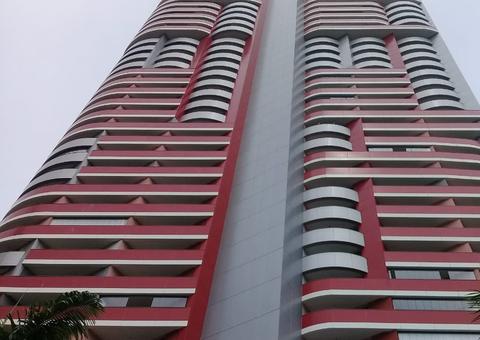 Adolescente de 12 anos cai do 9° andar de hotel e morre 