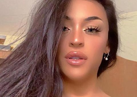 Vídeo: Fã dá puxão em Pabllo Vittar e cantora despenca do palco 