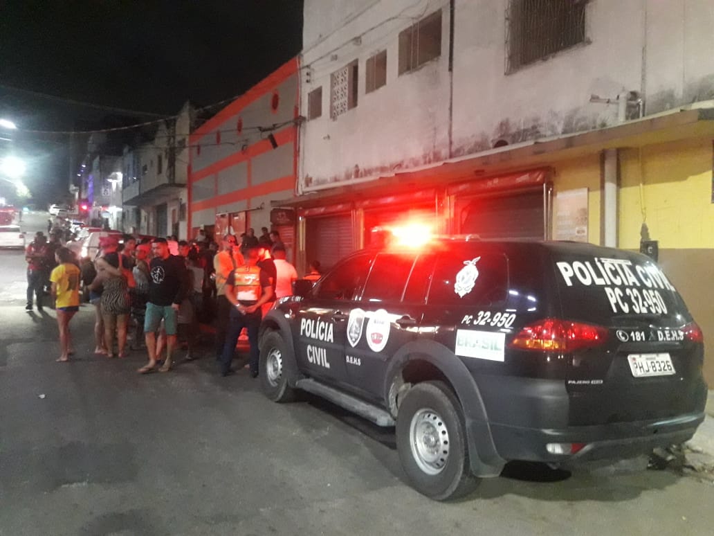 Garota de programa recebe ligação misteriosa antes de ser morta a tiros em Manaus