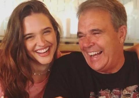 Juliana Paiva faz texto emocionante sobre morte do pai: ‘Seguimos juntos'