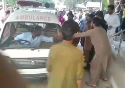 Forte terremoto no Paquistão mata 22 e fere 700 