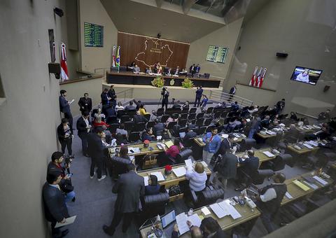 Criação de frente parlamentar contra Zona Franca de Manaus deixa deputado indignado