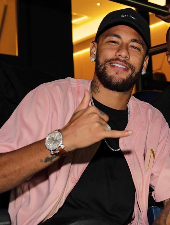 Neymar aluga mansão de frente para o mar para passar réveillon na Bahia