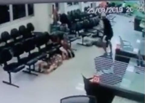 Câmeras mostram o momento em que homem é assassinado dentro de hospital em Manaus