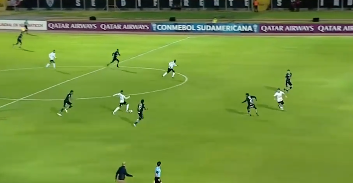 Corinthians luta muito, mas é eliminado da Sul-Americana