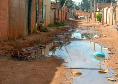 Brasil tem metade da população sem esgoto, aponta instituto  