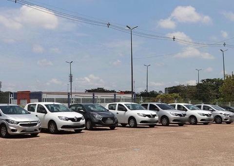 Quinze veículos alugados de empresa que não foram devolvidos são recuperados em Manaus