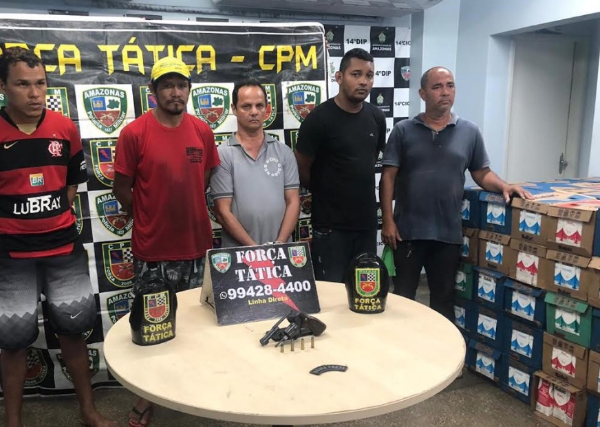 Grupo é preso com 2 mil caixas de leite roubadas em Manaus