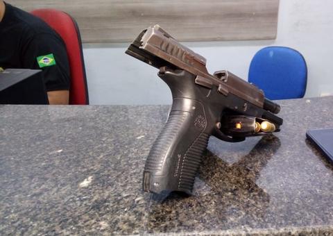 Em Manaus, homem é preso com arma de fogo de uso restrito da polícia 
