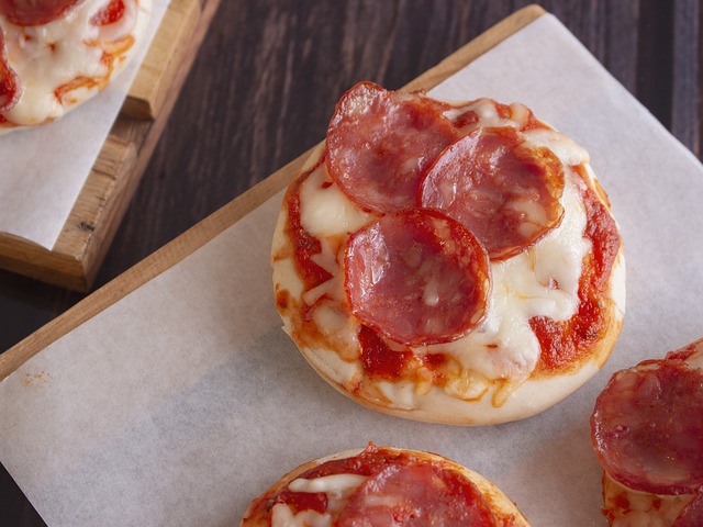 Aplicação de cílios e oficina de mini pizza: Faculdade Senac oferta serviços gratuitos neste sábado