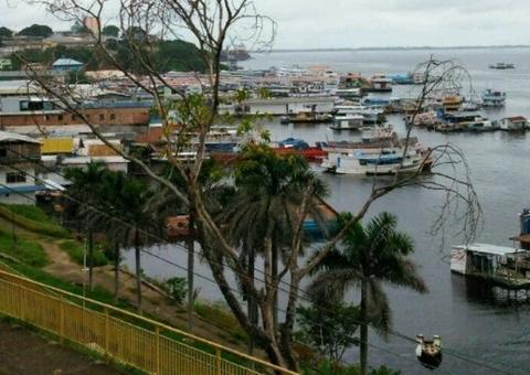 Encontrado corpo de idoso que despencou em igarapé durante temporal em Manaus