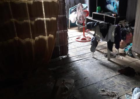 Barranco de prédio em construção desmorona e invade mais de 15 casas em Manaus