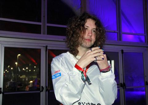 Lucas Jagger vai ao Rock in Rio e comenta rumores sobre sexualidade