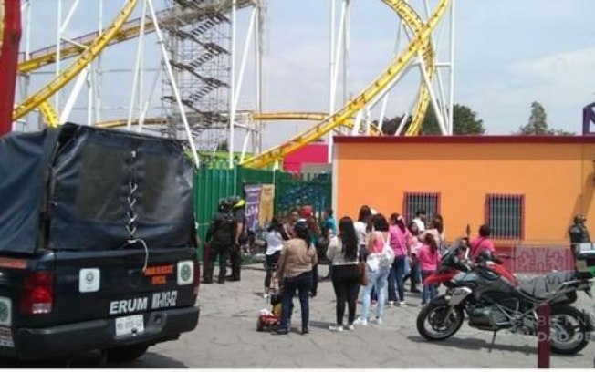 Carrinho de montanha-russa sai do trilho e deixa 2 mortos e 5 feridos. Veja Vídeo