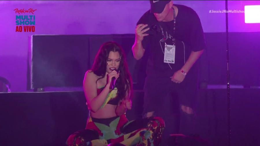 Rock in Rio: Channing Tatum sobe no palco e tieta namorada Jessie J 