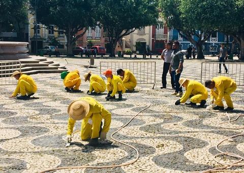 Detentos aprendem a trabalhar como pedreiros em presídios e obras pela cidade 