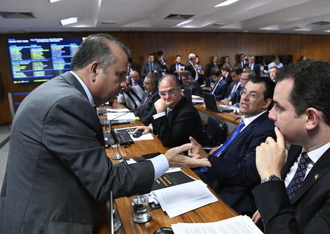 Reforma da Previdência é aprovada em comissão do Senado 