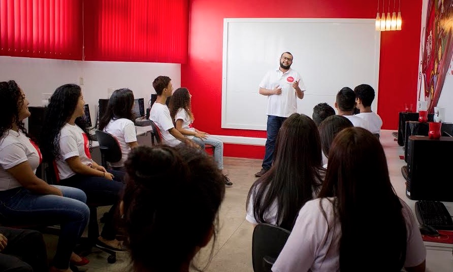 Coletivo Jovem abre 360 vagas para capacitação gratuita em Manaus