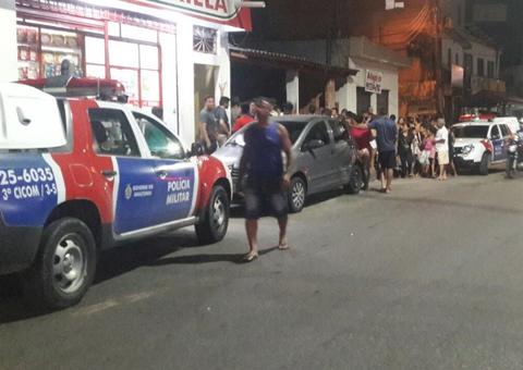 Homem é brutalmente assassinado em frente à própria casa em Manaus