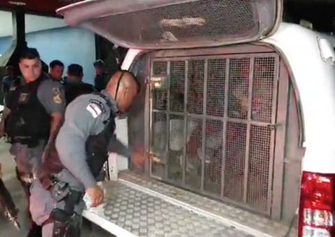 Homens são presos com carro roubado após perseguição na Zona Leste de Manaus