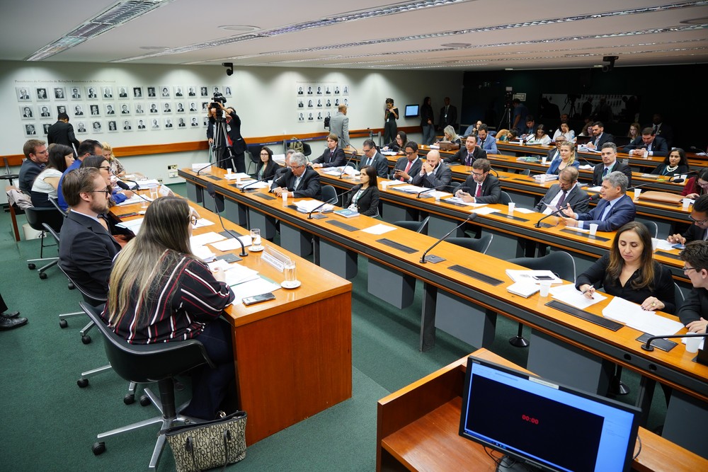 Câmara aprova convite para ouvir Janot em comissão