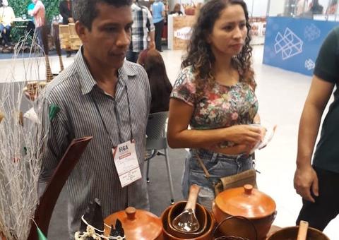 Setrab faz ações para alavancar trabalho e renda com mostra de artesãos em Manaus