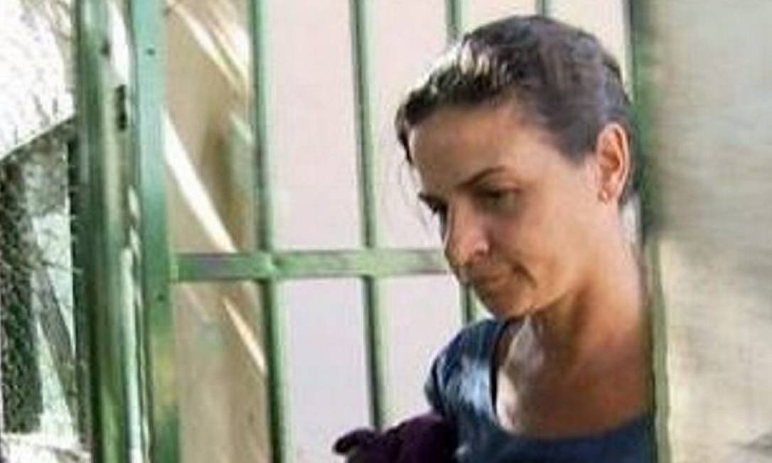 Acusada pela morte dos pais e empregada da família é condenada a 67 anos de prisão