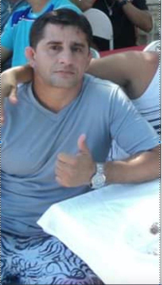 Em Manaus, motociclista morre esmagado ao colidir em carreta 