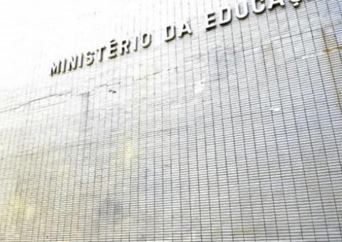 MEC desbloqueia 679 bolsas de pós-graduação