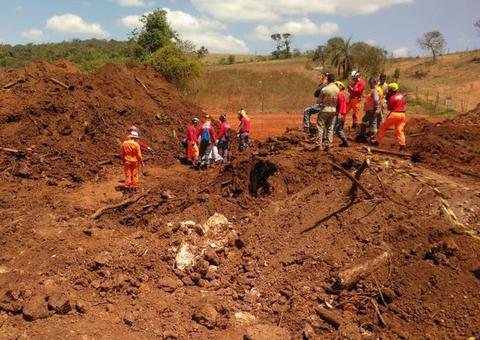  Bombeiros encontram corpo quase intacto na lama de Brumadinho