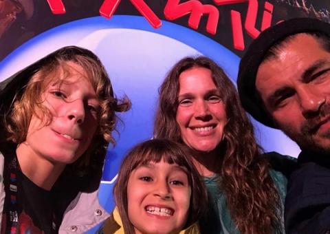 Em rara aparição com família, Thiago Lacerda curte noite de metal no Rock in Rio