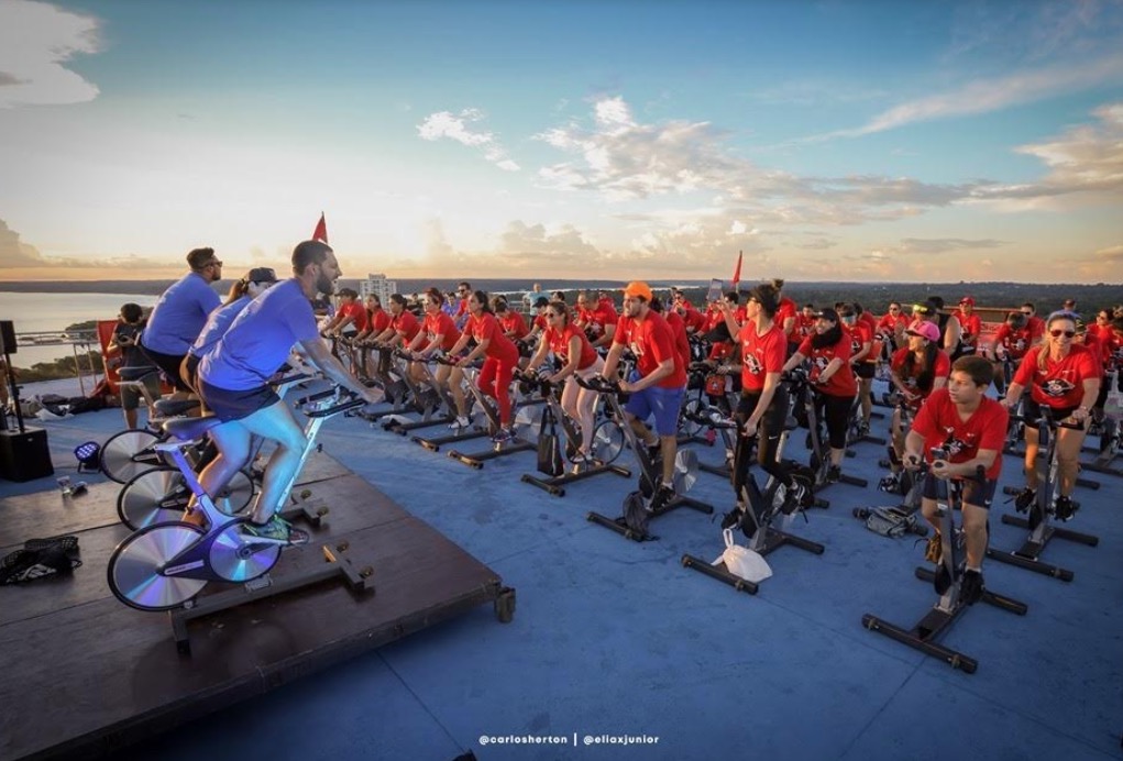 Experience Day terá aula de spinning, dança e yoga durante passeio pelo Rio Negro