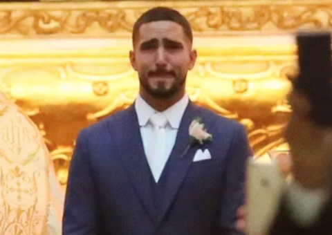 Renato Góes se emociona durante casamento com Thaila Ayala 