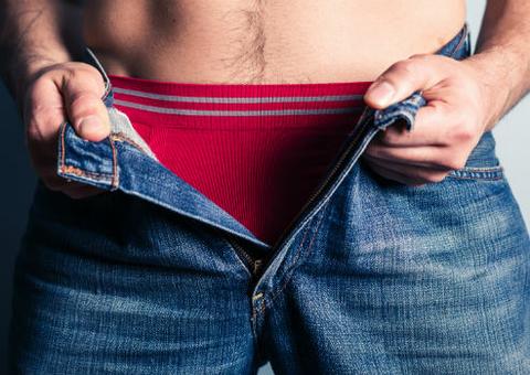 Jovem vai até hospital com queixa de dor na barriga e perde testículo por erro médico