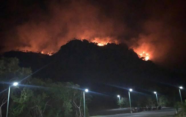 Incêndio consome e destrói parque estadual com sítio arqueológico