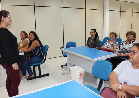 Segurados de Manaus iniciam curso e participam de palestra sobre Alzheimer