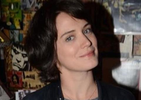 Bianca Bin faz ritual com sangue de menstruação