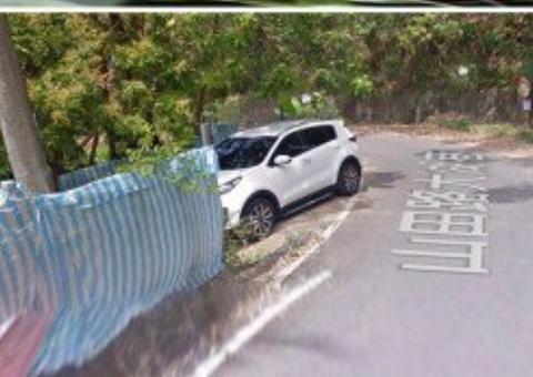 Google Maps flagra casal em momento íntimo no meio da estrada; veja fotos