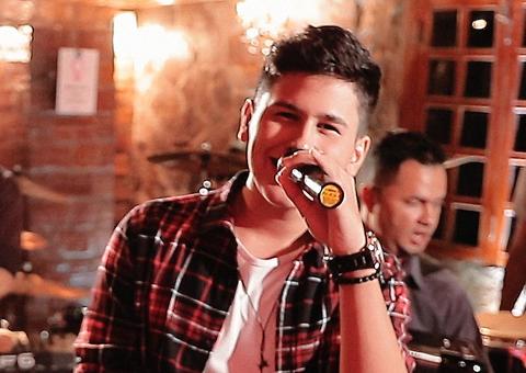 Lorenzo Fortes faz show na Exponeja em São Paulo