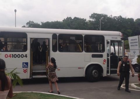 Passageira fica ferida após assaltantes armados ‘tocarem o terror’ em ônibus de Manaus