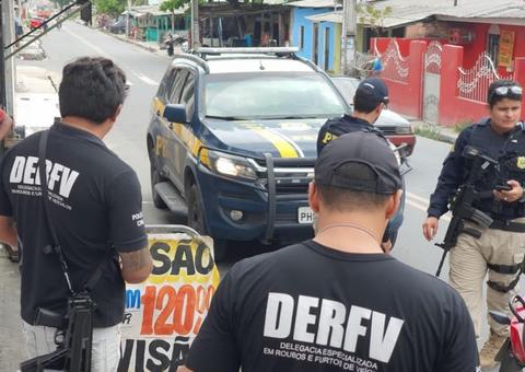 Quatro são presos e 200 celulares são apreendidos durante operação em Manaus