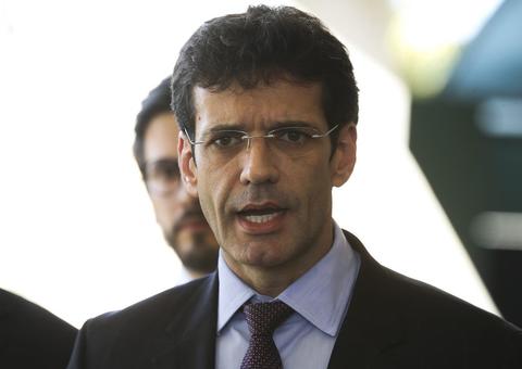 Ministro do Turismo será convocado para explicação sobre candidaturas-laranja 