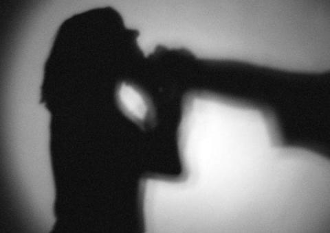 Projeto exige laudo psicológico para soltura de agressor de mulheres
