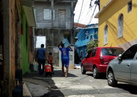 Águas de Manaus é notificada por falta de abastecimento em bairro de Manaus