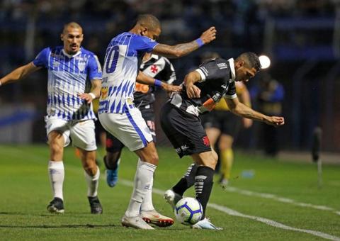 Vasco perde chances e fica no empate com o Avaí em Santa Catarina