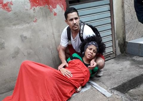 Mãe dá à luz na rua após esperar 3 horas por ambulância