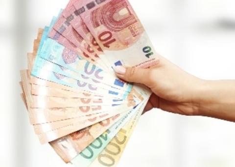 Servidores já têm data para receber primeira parcela do 13º salário no Amazonas