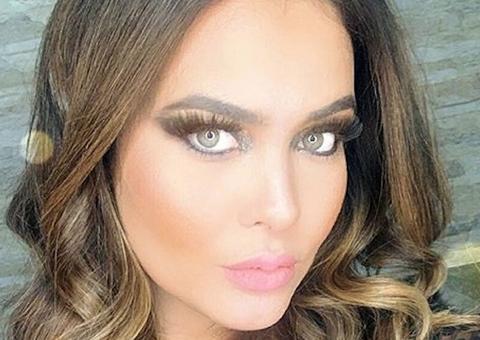 Geisy Arruda fica peladona para mostrar marquinha de bronze: 'sem nada em cima'